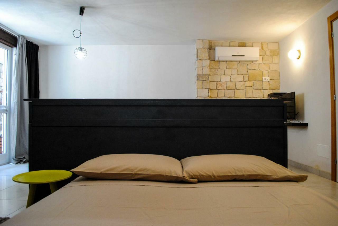 Underground 22 Hotel Полиняно а Маре Екстериор снимка