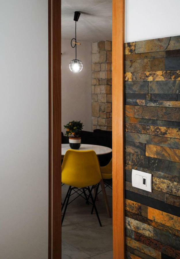 Underground 22 Hotel Полиняно а Маре Екстериор снимка